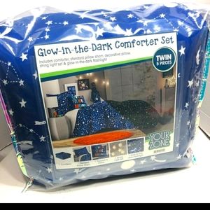 Zone glow in the dark comforter